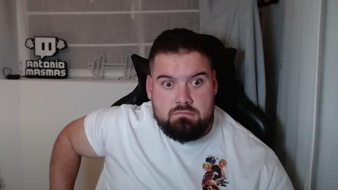 El strongman Antonio Gutiérrez en su canal de Twitch (Foto: @ANTONIOGUTIERREZENDIRECTO)