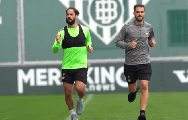 Isco Alarcón corriendo en la Ciudad Deportiva.