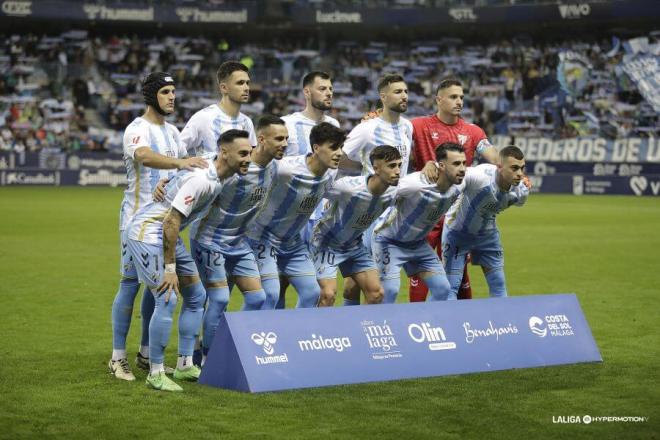 Alineación del Málaga ante el Racing en La Rosaleda. (Foto: LALIGA)