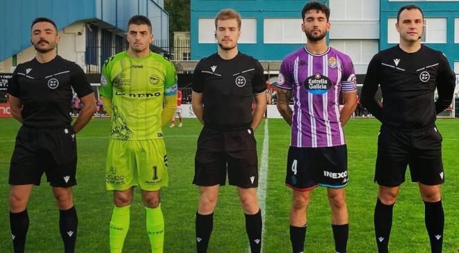 Foto de capitanes y trío arbitral en Laredo (Foto: Real Valladolid).