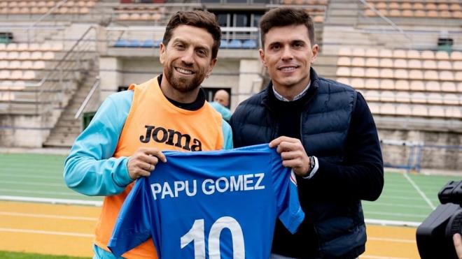 El Papu Gómez, entrenando con el CD Manhego (Foto: CDM).