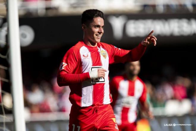 Sergio Arribas celebra su gol en el Cartagena-Almería.