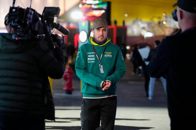 Fernando Alonso, en el paddock de Las Vegas (Cordon Press)