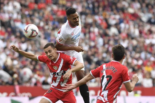 Djibril Sow en una acción de partido (foto: Kiko Hurtado).