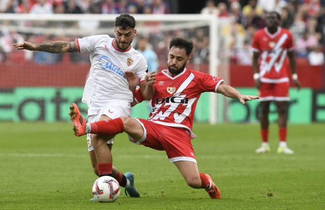 Isaac Romero con Unai López (foto: Kiko Hurtado).