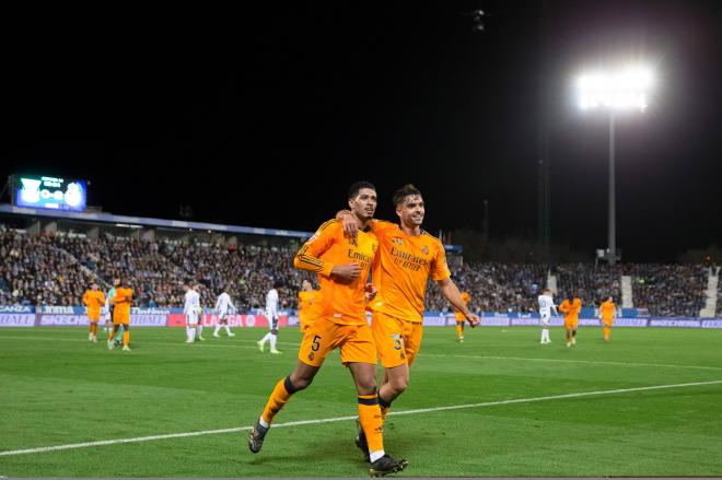 Jude Bellingham celebra su gol con Raúl Asencio al Leganés (Foto: CordonPress).