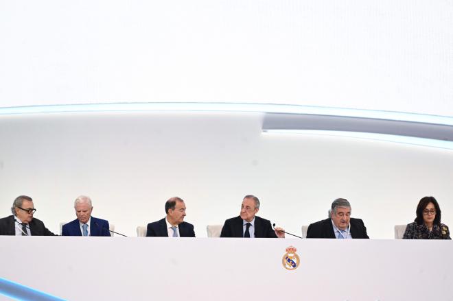 Florentino Pérez en la Asamblea del Real Madrid (Foto: EFE)