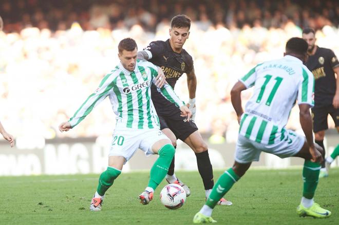 Giovani Lo Celso en el partido Valencia-Betis (foto: Cordón Press).