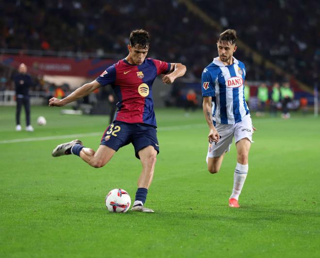 Héctor Fort en un partido con el FC Barcelona (Foto: Cordon Press)