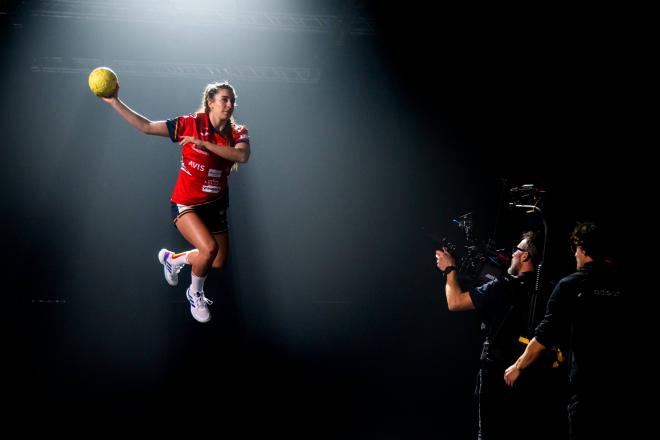 Rodaje del spot de Las Guerreras para el europeo. (Foto: RFEBalonmano)