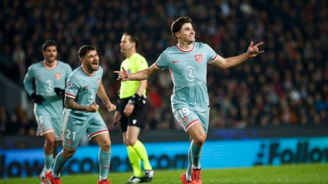 Julián Álvarez celebrando su gol ante el Sparta Praga (Fuente: Cordon Press)