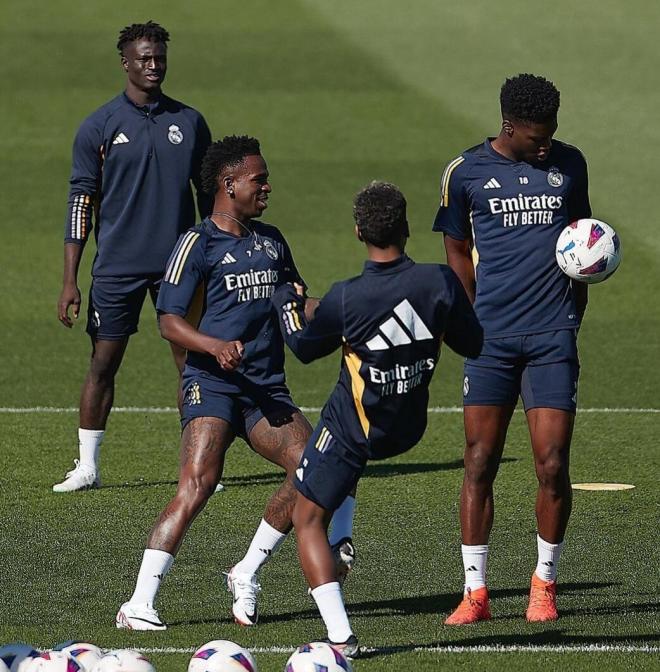 Babacar Diocou en un entrenamiento con el Real Madrid (Redes Sociales)