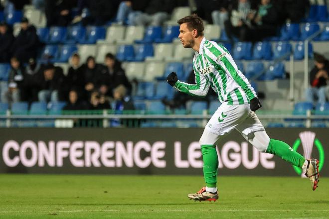 Lo Celso celebra su gol al Mlada Bolesvav (Foto: EFE)