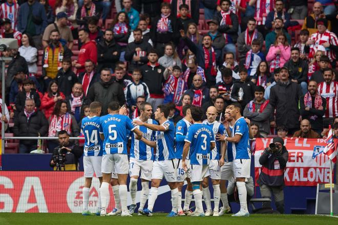 Celebración del Alavés tras marcarle al Atlético de Madrid (Foto: Cordon Press).