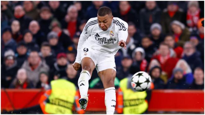 Kylian Mbappé durante el partido frente al Liverpool en Champions League. (Fuente: Europa Press)