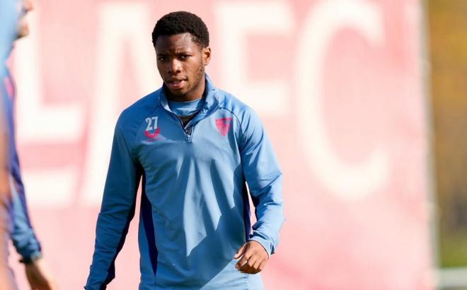 Idumbo Muzambo, en el entrenamiento de este jueves (Foto: SFC).