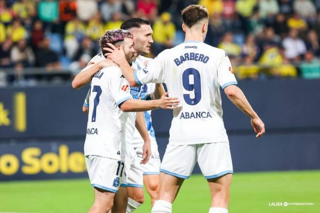 David Mella celebra su gol en el Nuevo Mirandilla. (Foto: LALIGA)