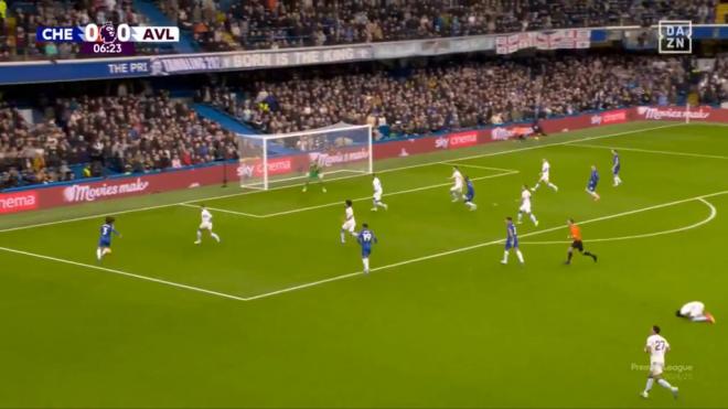 Cucurella asiste en el primer gol del Chelsea.