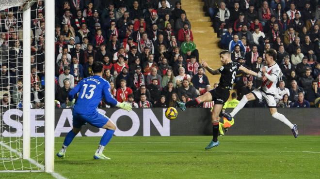 Volea y golazo de Oihan Sancet ante el Rayo de Iñigo Pérez en Vallecas (Foto: Athletic Club).