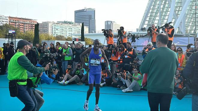 Sebastian Sawe gana el Maratón Valencia