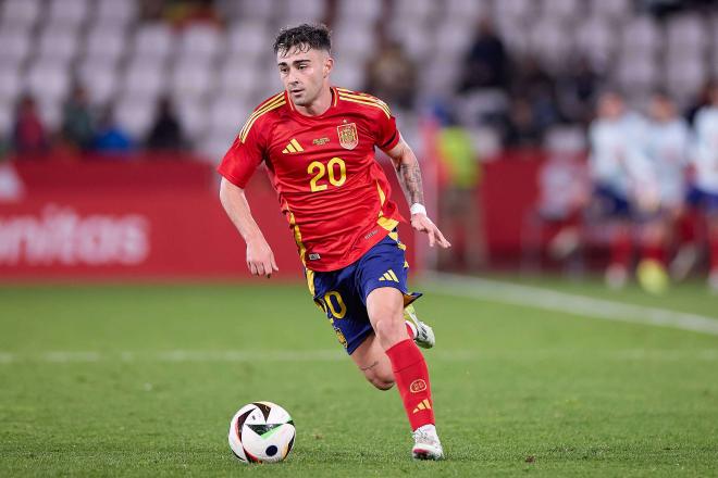 Moleiro, en un partido de la selección sub 21 (FOTO: Cordón Press).