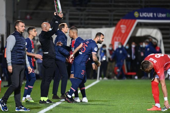 Kylian Mbappé y Jesé Rodríguez en el PSG (Foto: Cordon Press)