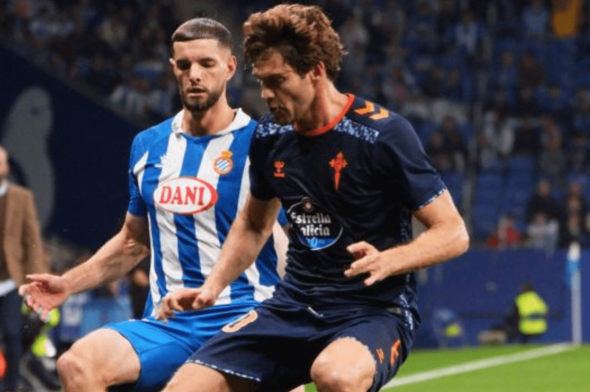 Marcos Alonso en el RCD Stadium (Foto: LaLiga).