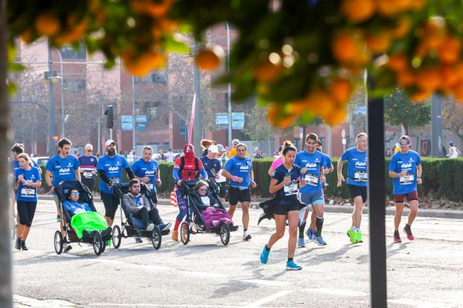 Equipo Zurich Aefat en el Maratón Valencia