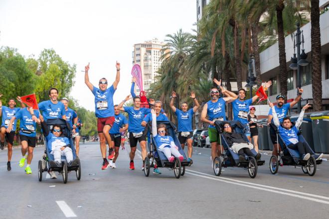 Equipo Zurich Aefat en el Maratón Valencia