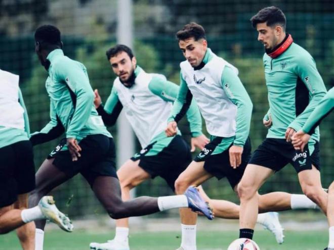 Sesión de trabajo del primer equipo en las instalaciones de Lezama (Foto: Athletic Club).