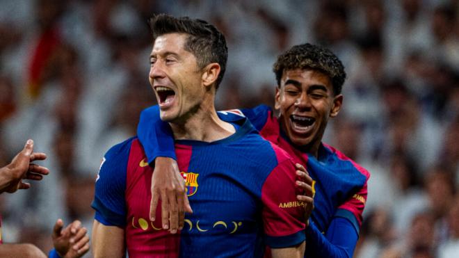 Lamine Yamal y Robert Lewandowski celebrando uno gol (Cordon Press)