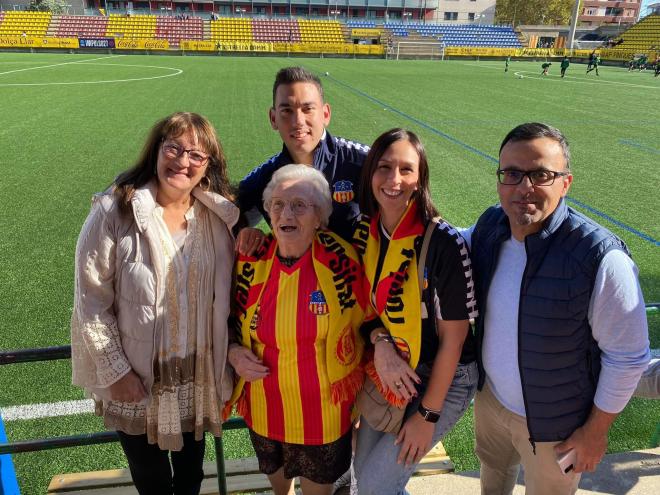 Iván Pérez posa junto a su familia (Foto: @Ivan_gkcoach)