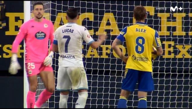 Lucas Pérez instantes antes del penalti. (Foto: El Día Después)