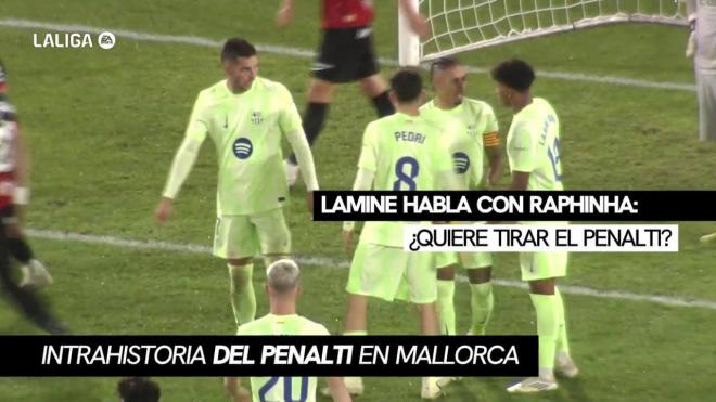 Raphinha y Lamine Yamal tras pitar penalti Gil Manzano (ElDesmareque)