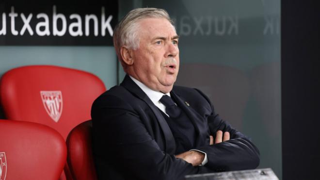 Carlo Ancelotti durante el partido en San Mamés (Fuente: Cordon Press)