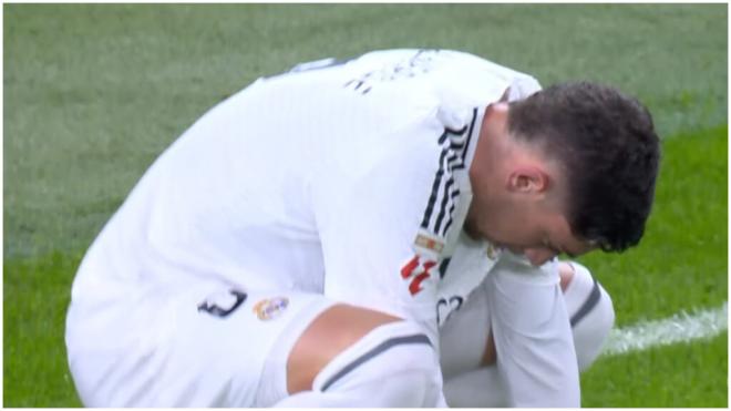 Fede Valverde se lamenta por su fallo en el Athletic-Real Madrid (captura: DAZN).