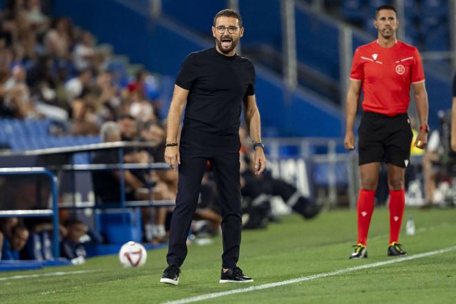 José Bordalás dando instrucciones al Getafe (Foto: Cordon Press).