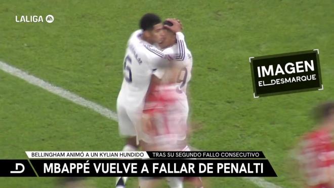 Jude Bellingham abrazando a Kylian Mbappé tras su error (ElDesmarque)