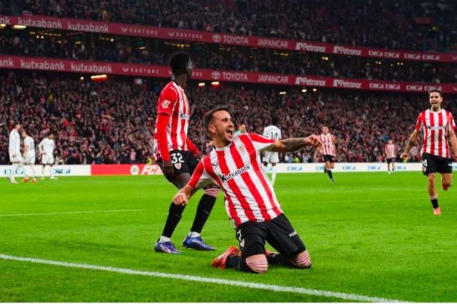 Alex Berenguer celebra su gol ante el Real Madrid en San Mamés (Foto: Athletic Club).