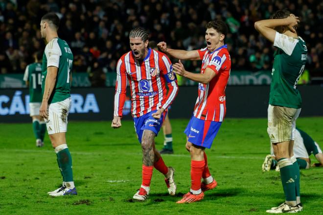 Rodrigo de Paul celebra su gol en el Cacereño-Atlético de Madrid (Foto: EFE).