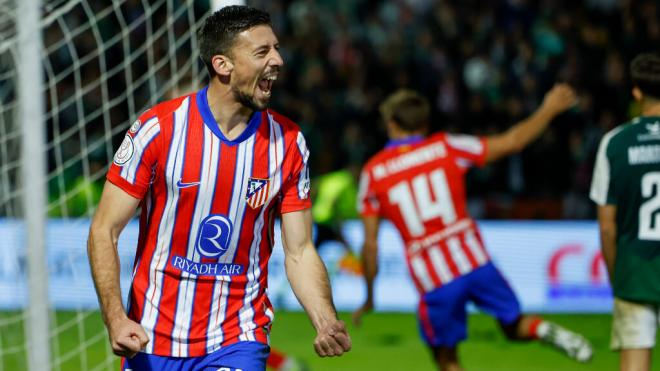 Lenglet celebrando el 1-1 ante el Cacereño (Foto: EFE)