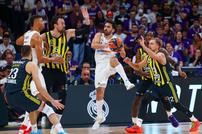 Facundo Campazzo fue el mejor del Real Madrid ante el Fenerbahce (foto: Cordon Press).