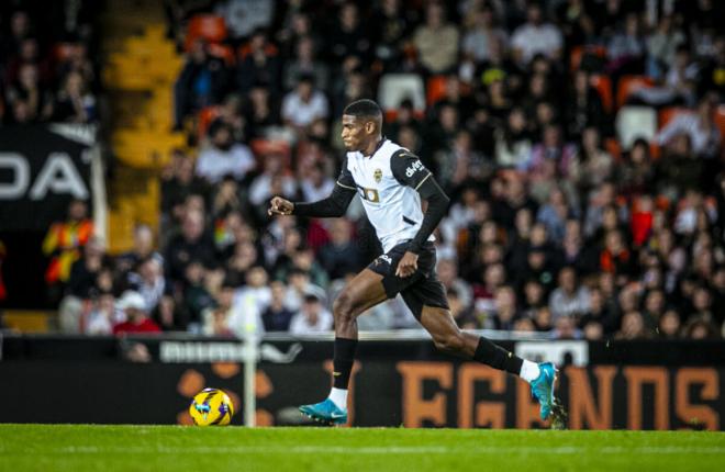 Cristhian Mosquera, ante el Rayo Vallecano (Foto: LALIGA).