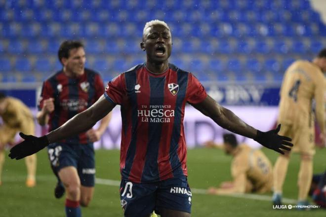 Patrick Soko celebra su gol en el Huesca-Eibar (Foto: LALIGA).