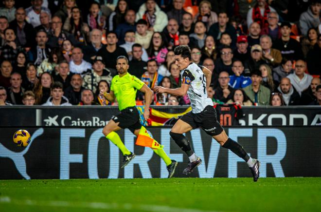 Pepelu, ante el Rayo Vallecano (Foto: Valencia CF).
