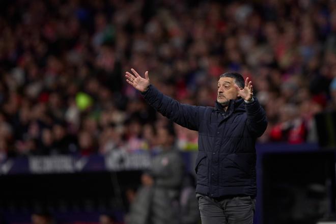 García Pimienta, durante la cita ante el Atlético de Madrid (Foto: Cordon Press).