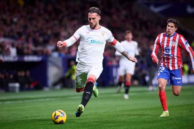 Gudelj, jugador del Sevilla, ante el Atlético de Madrid (Foto: Cordon Press).