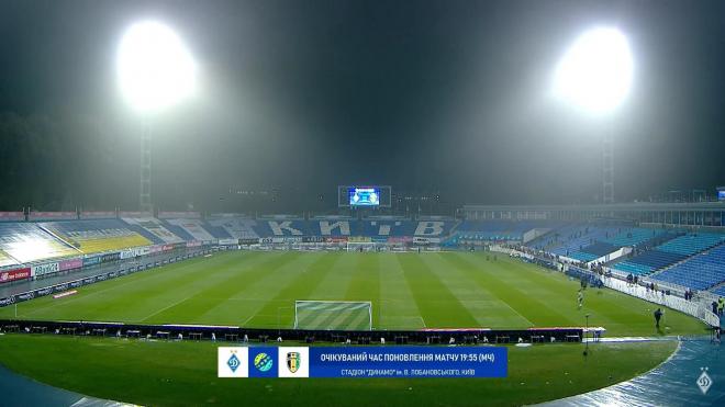 El estadio del Dinamo de Kiev tras el aviso del ataque aéreo.