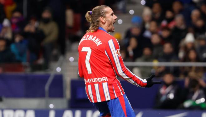 Antoine Griezmann durante el partido ante el Sevilla (Fuente: EFE)