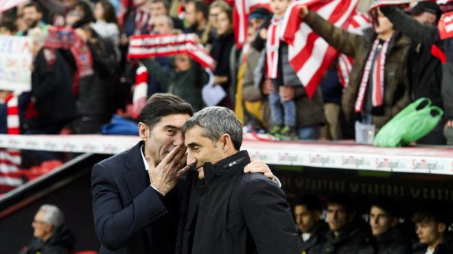 Marcelino y Ernesto Valverde charlan en San Mamés (Foto: Athletic Club).